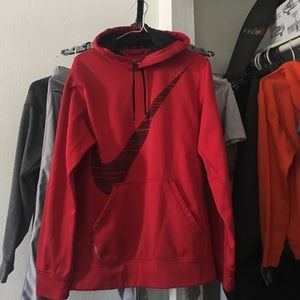 Nike therma-fit hoodie red:SizeS