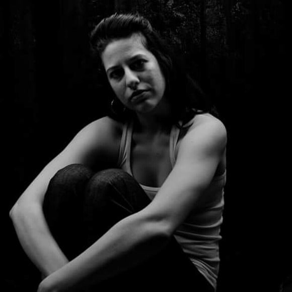 Meet your Posher, Elizabeth - Picture 2 of 5