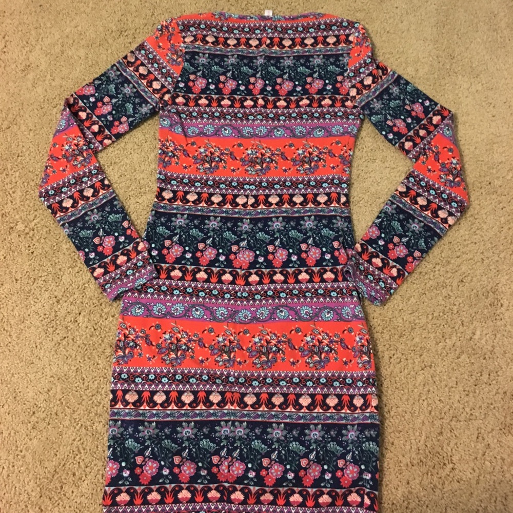 Fitted patterned dress - Picture 5 of 5