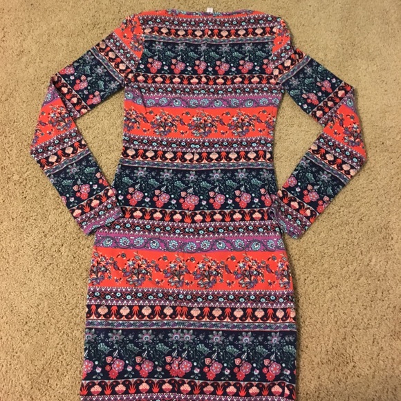 Fitted patterned dress - Picture 5 of 5