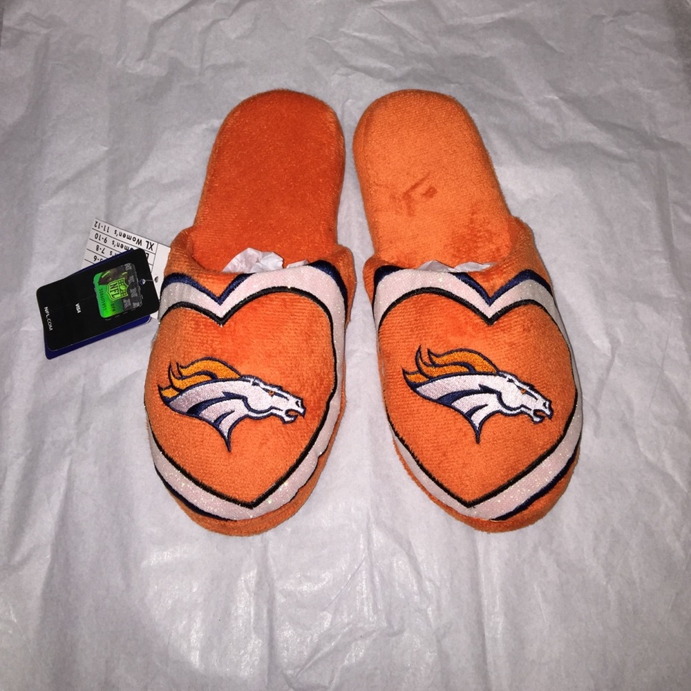 NFL woman’s Denver Broncos slippers size 9/10