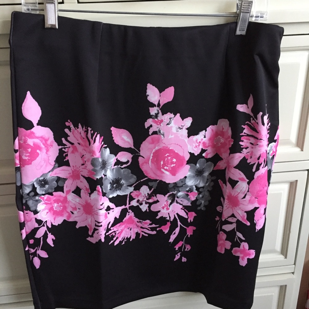 🆕 INC International Petite scuba Pencil Skirt PL