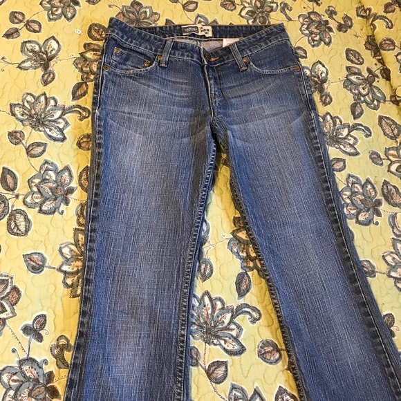 Levi's Low Slim Bootcut Jeans - Picture 2 of 5