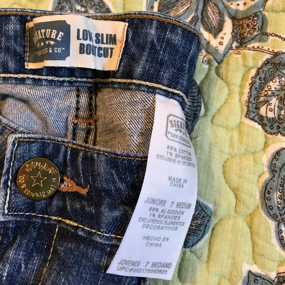 Levi's Low Slim Bootcut Jeans - Picture 4 of 5