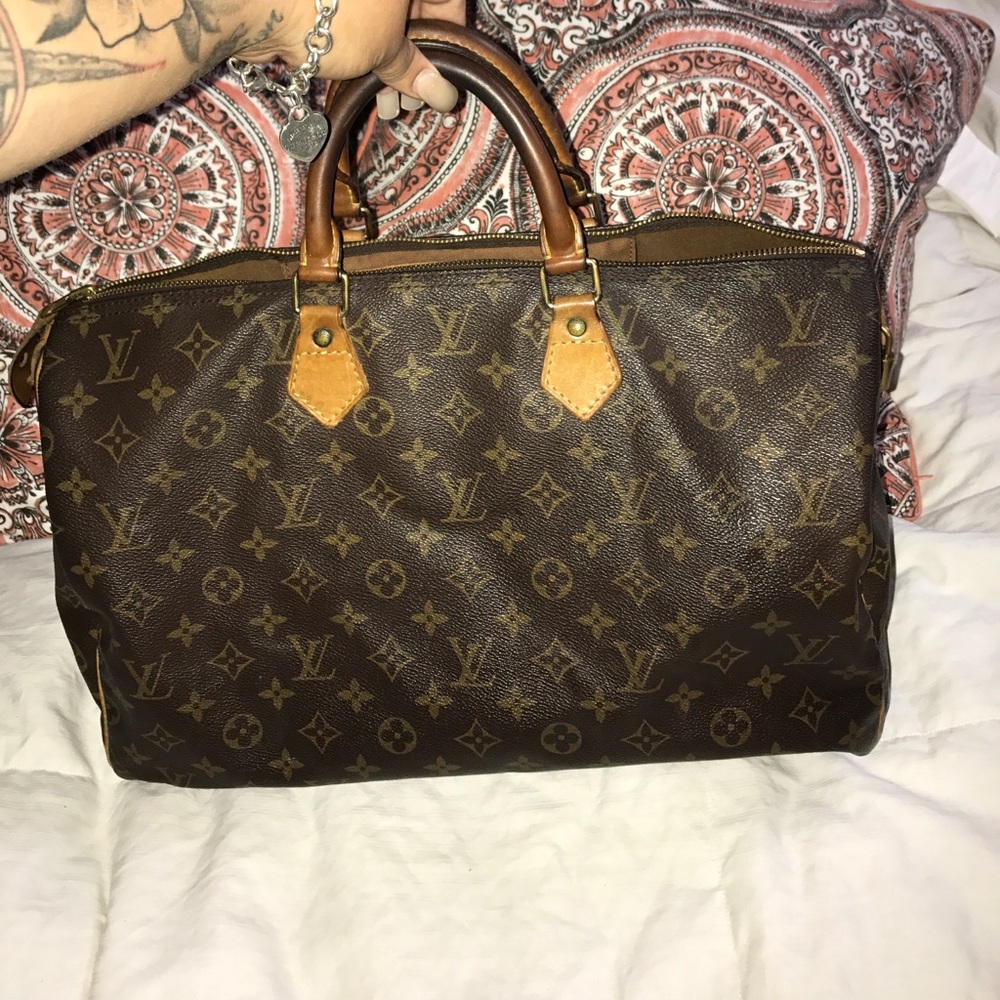❌SOLD❌   LV Speedy 40