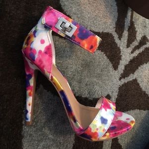 colorful heels 🍬🍭💜🧡💛💖