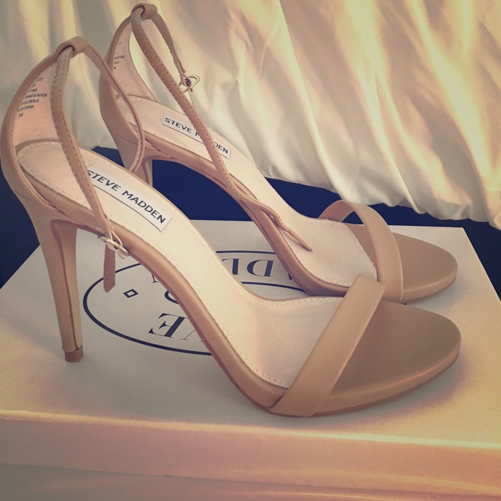 Brand New, never worn, Steve Madden Nude Heels
