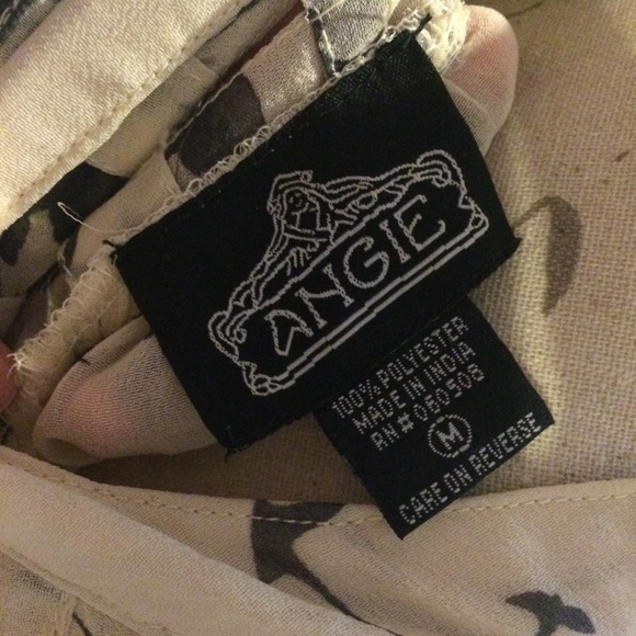 Bird patterned top with cute neckline - Picture 6 of 6