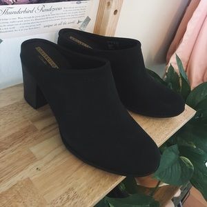 NWOT Clark’s Soft Cushion Clogs