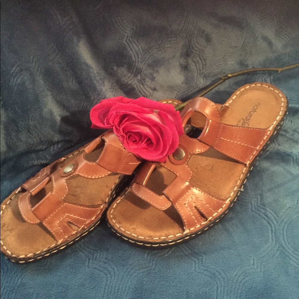 Tan flats