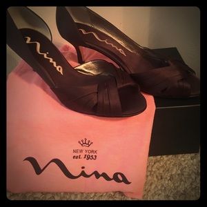 Beautiful shoes by Nina. Kitten heels.