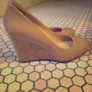 Banana Republic 6.5 nude wedges, only worn once!