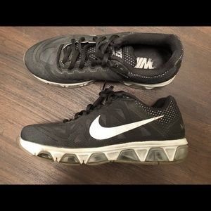 Nike Tailwind 7 Black/grey running sneakers.