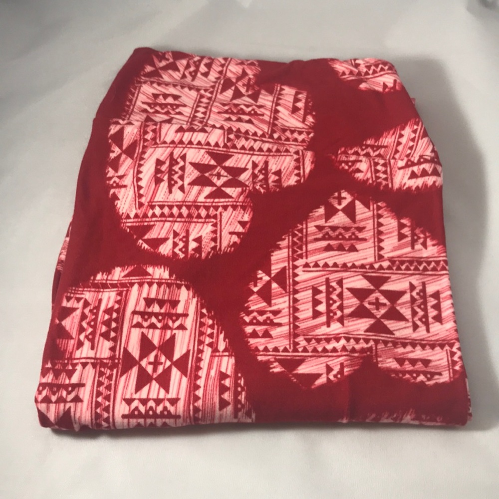 LuLaRoe Aztec Heart Leggings - TC
