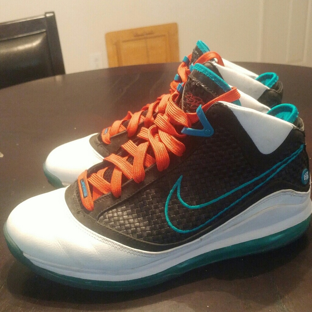 LeBron 7 Red Carpet Retro Nike Kobe Jordan KD NBA
