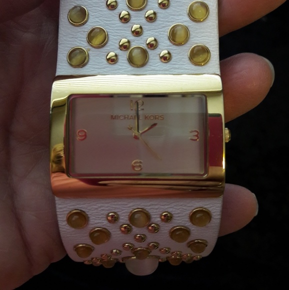 Authentic Michael Kors Watch - Picture 3 of 6