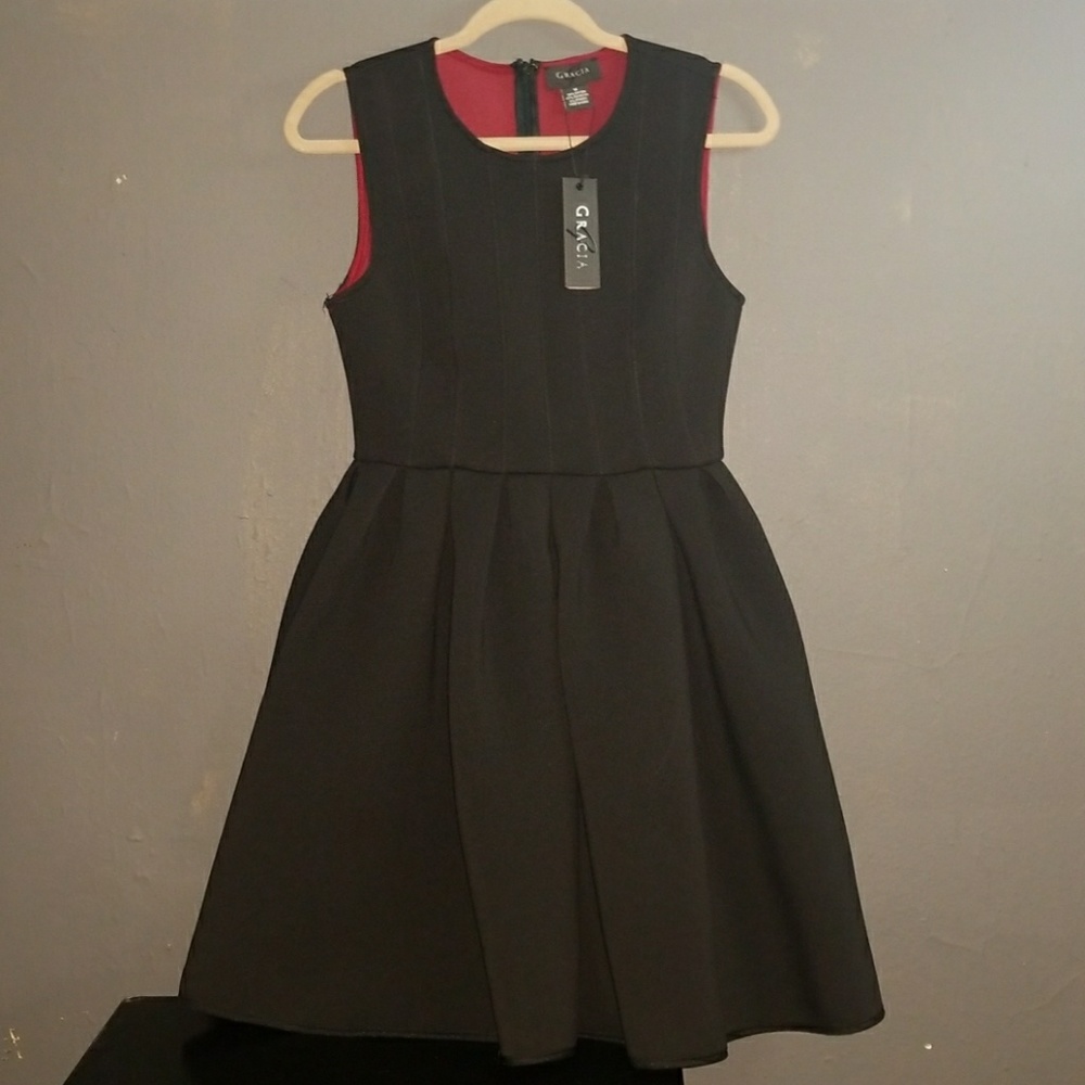 Gracia scuba dress NWT