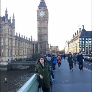 Meet your Posher, Leena