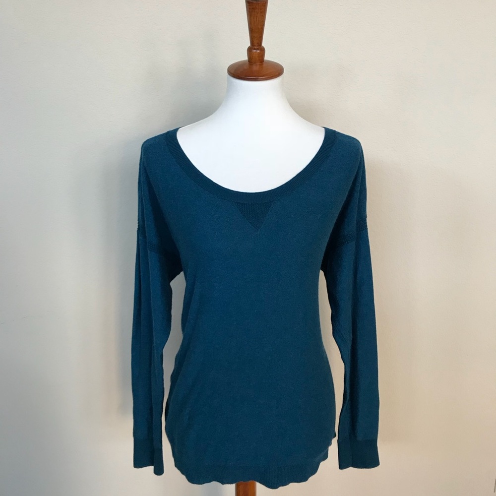American Eagle crochet detail knit sweater size XL