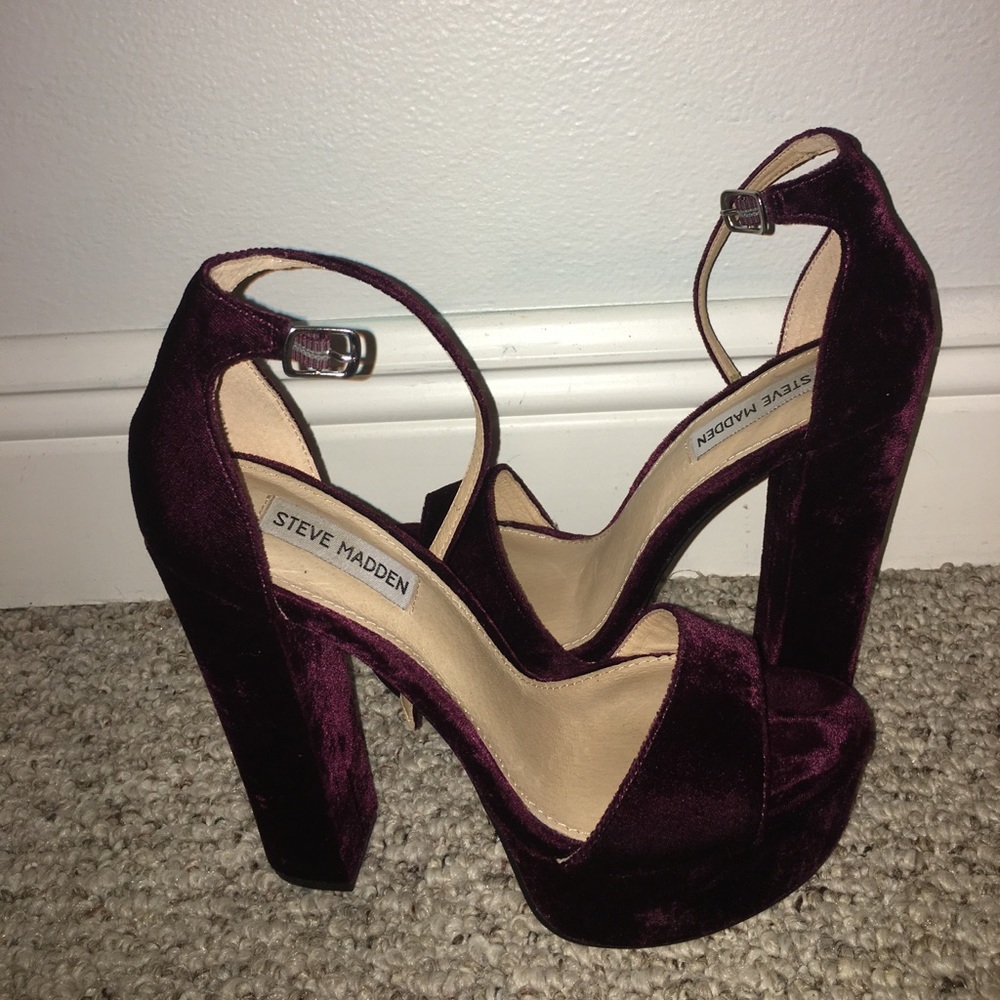Never worn Steve Madden heels NWT