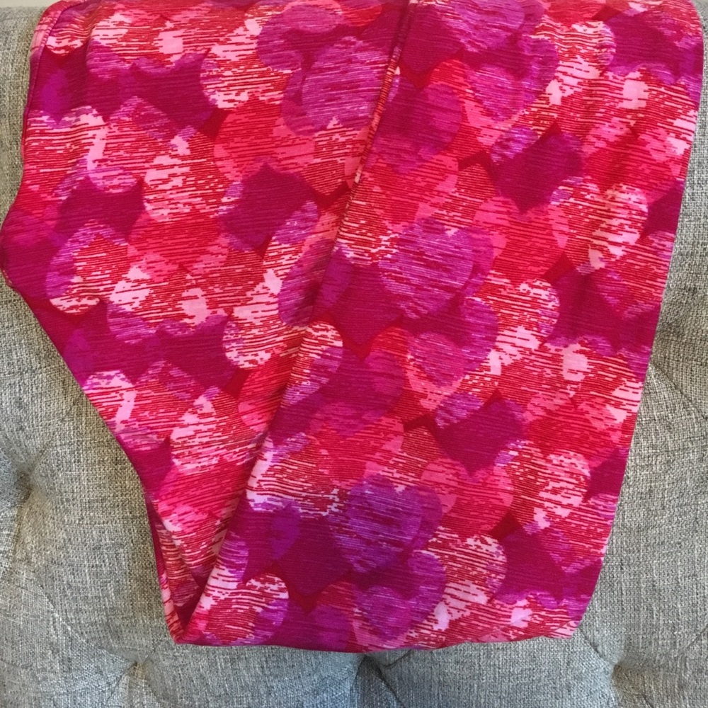 LuLa Roe Valentine's Day heart leggings