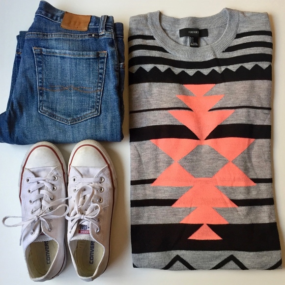 Forever 21 Sweaters - Aztec Style Graphic Print Sweater from Forever 21