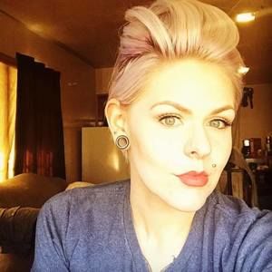 Meet your Posher, Anna