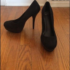Black suede heels