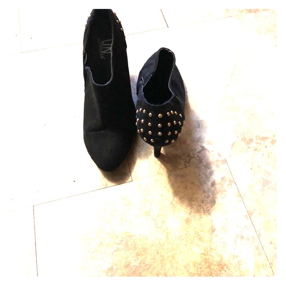 Shoes - Picture 1 of 1