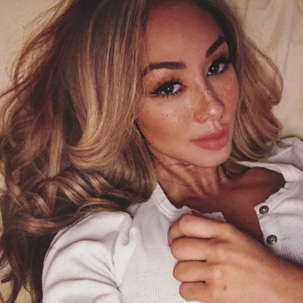 Meet your Posher, Briana