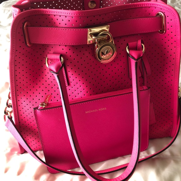 Michael Kors - Picture 2 of 7