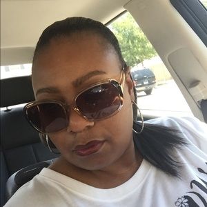 Meet your Posher, Sonya