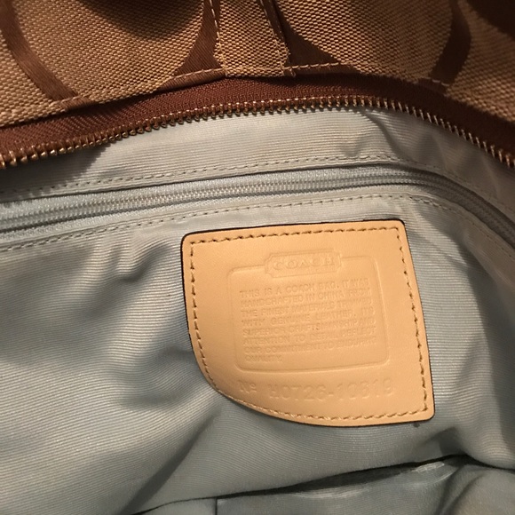 Coach Signature Carly bag - Picture 3 of 6