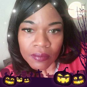 Meet your Posher, Lenora