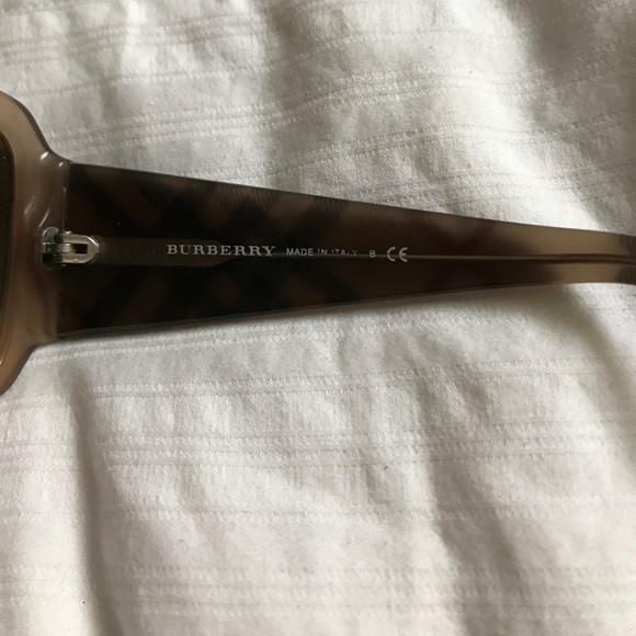 Glasses - Picture 2 of 6