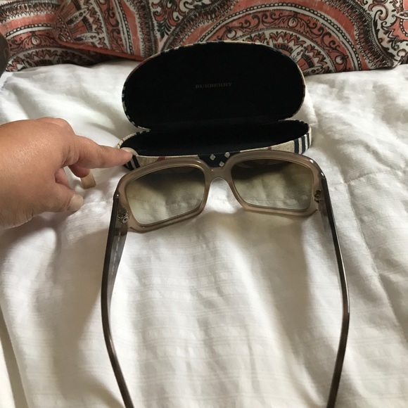 Glasses - Picture 4 of 6