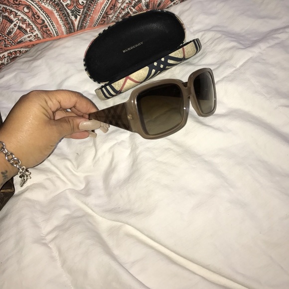 Glasses - Picture 6 of 6