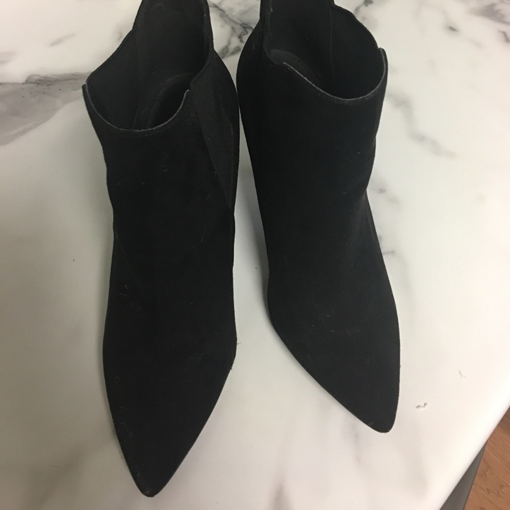 Forever 21 black suede bootie