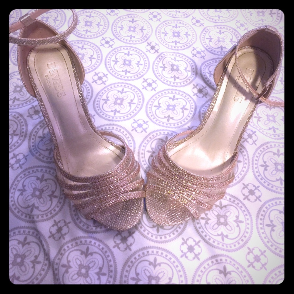Gold Sparkle Heels--perfect for night out!