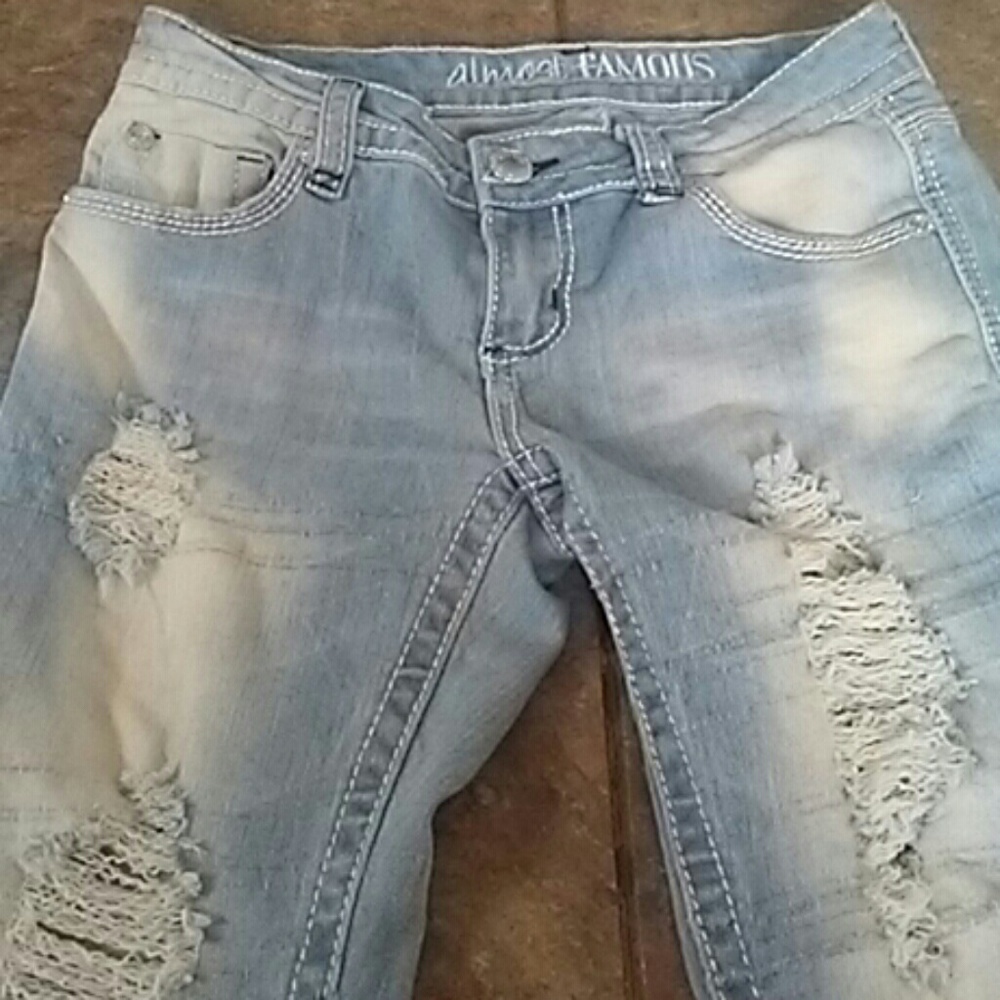 Ripped skinny jeans