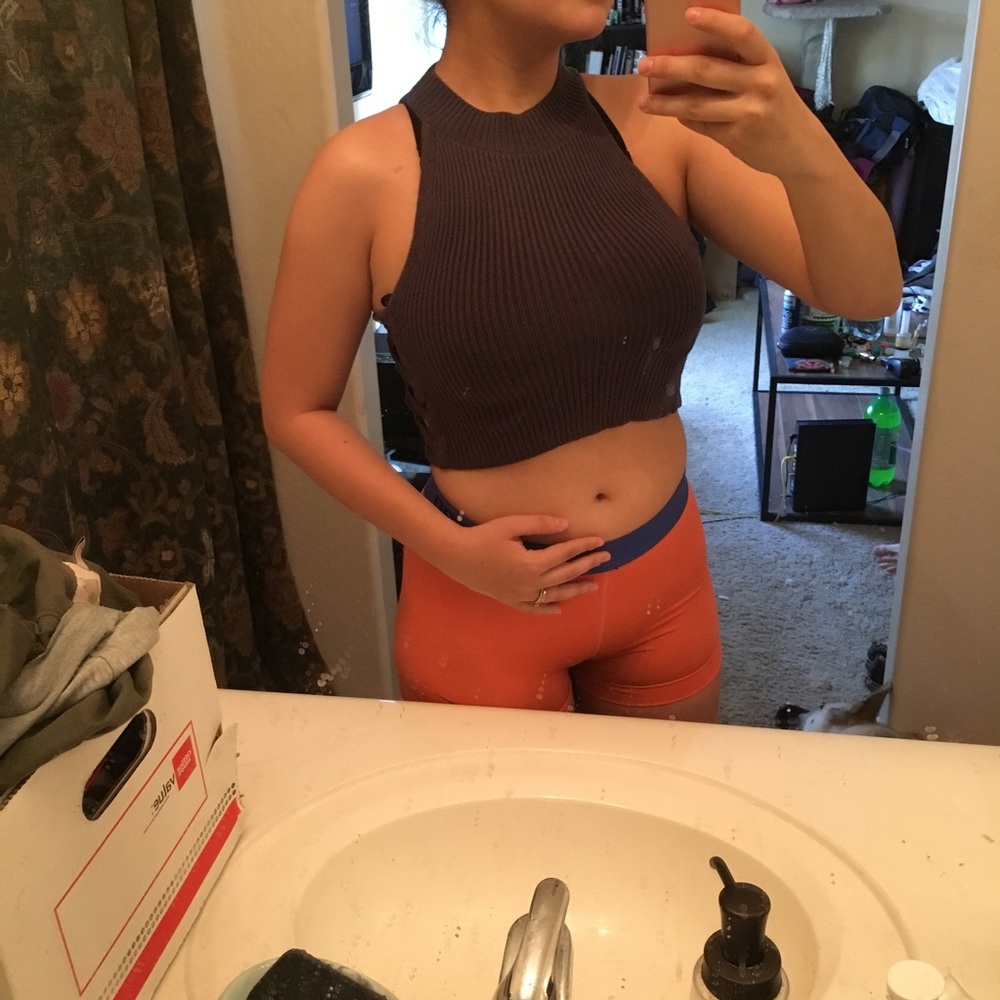 Grey Ribbed Crop Top ✨ - Picture 6 of 8