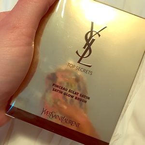 YSL SATIN GLOW BRUSH