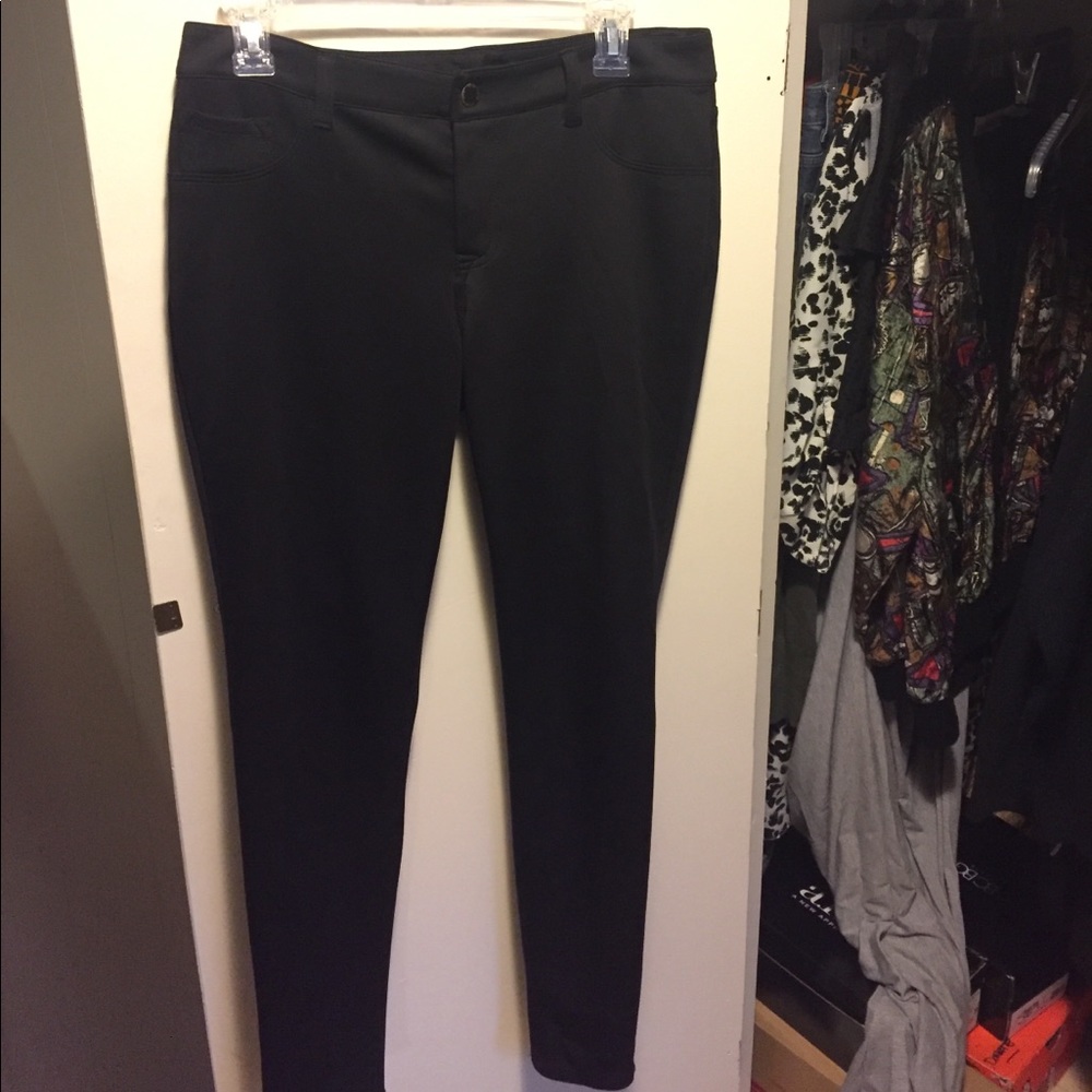 Leggings with pockets.