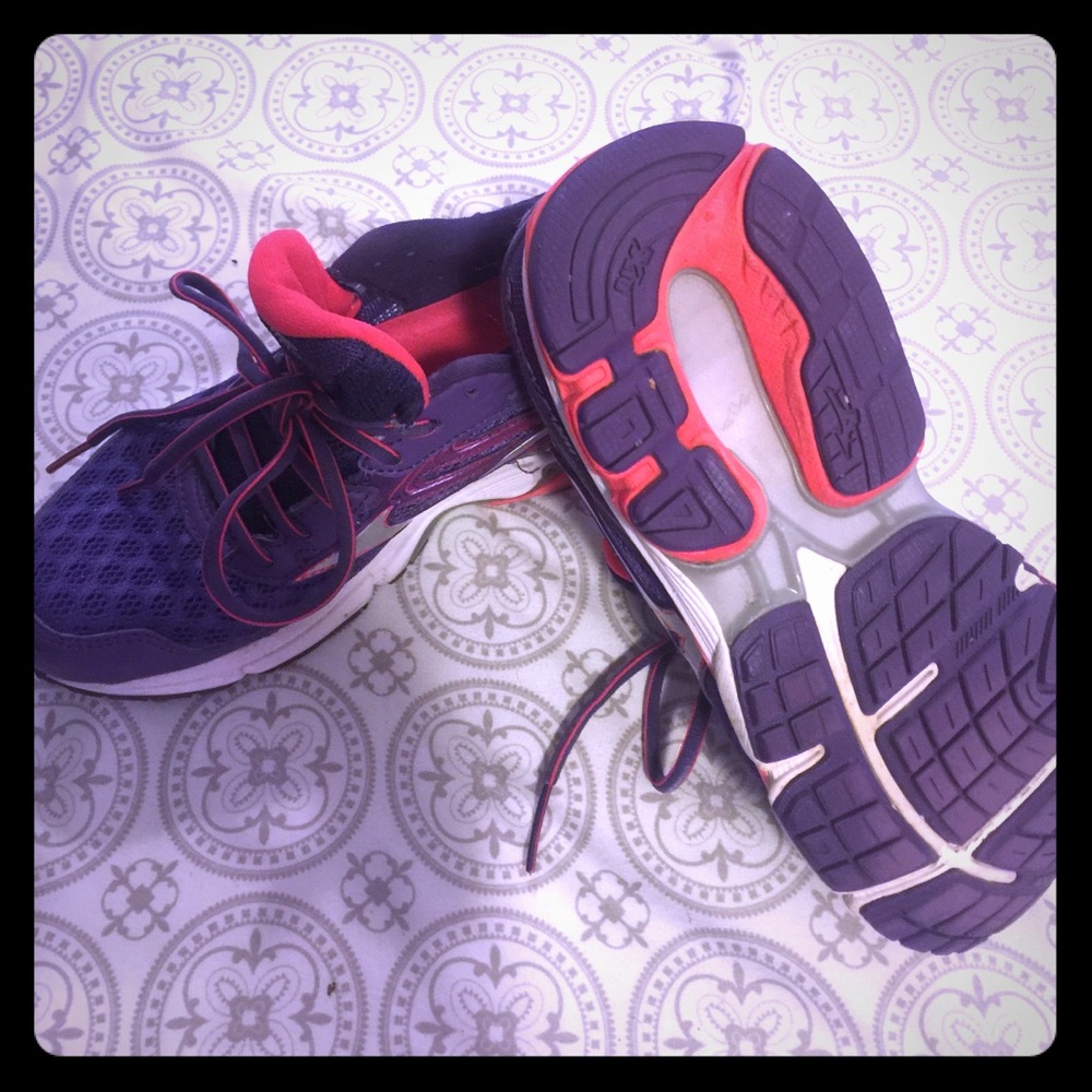 LIKE NEW Mizuno Wave Inspire 12