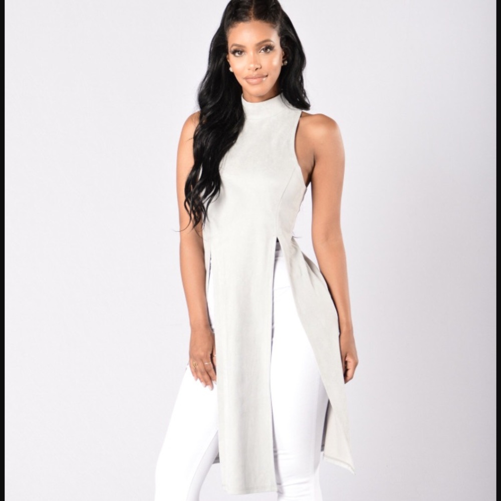 ❄️Silver Gray Long Top Faux Suede Small NWT❄️
