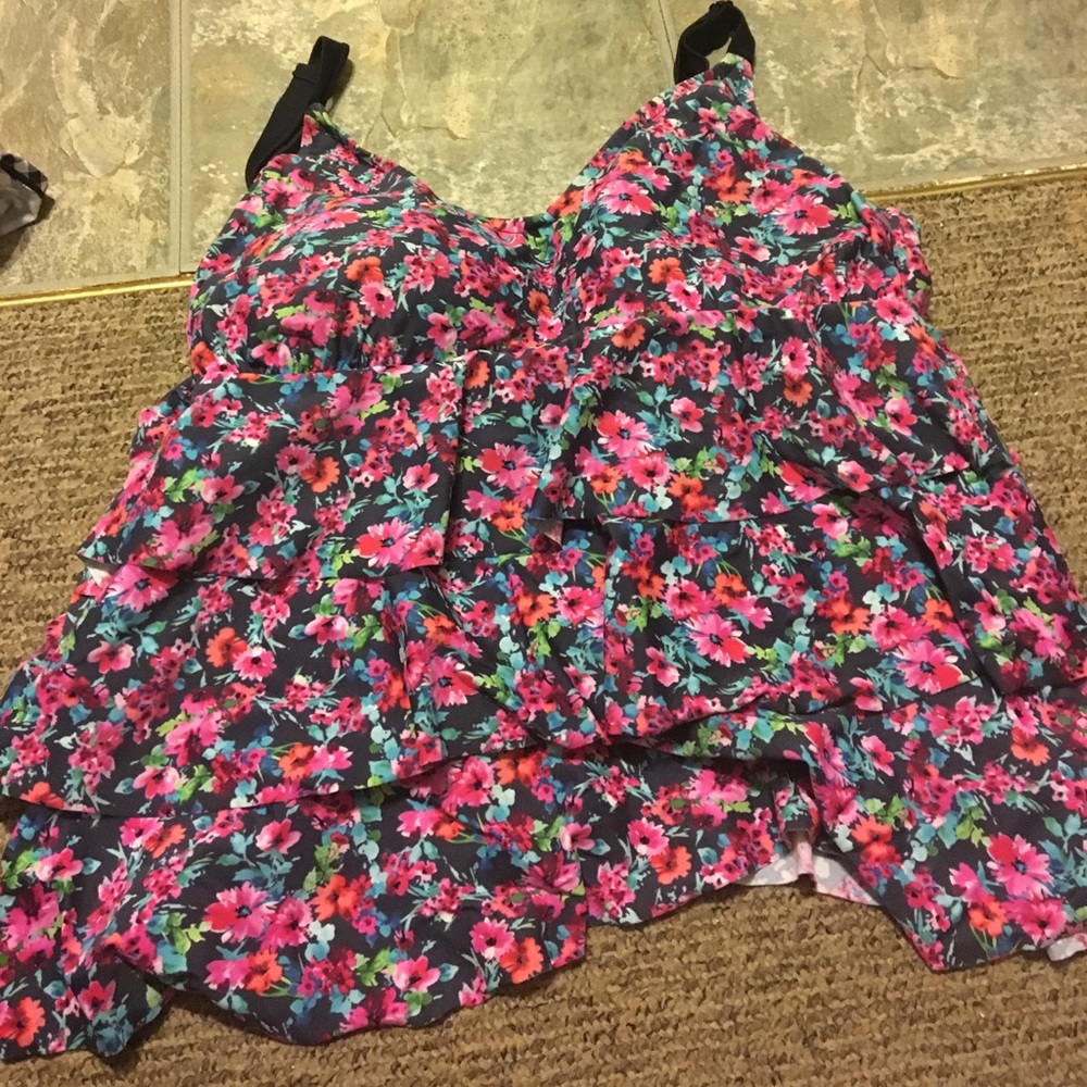 Very cute tankini top!