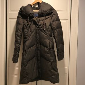 Down Tahari coat with hood and warm collar