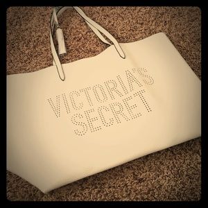 Victoria’s Secret’s Beach bag.