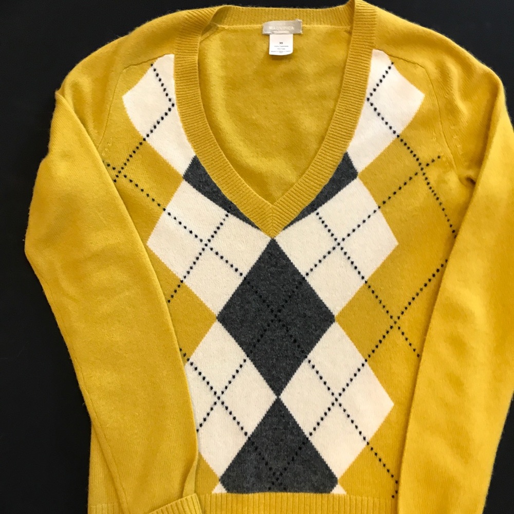 V neck sweater