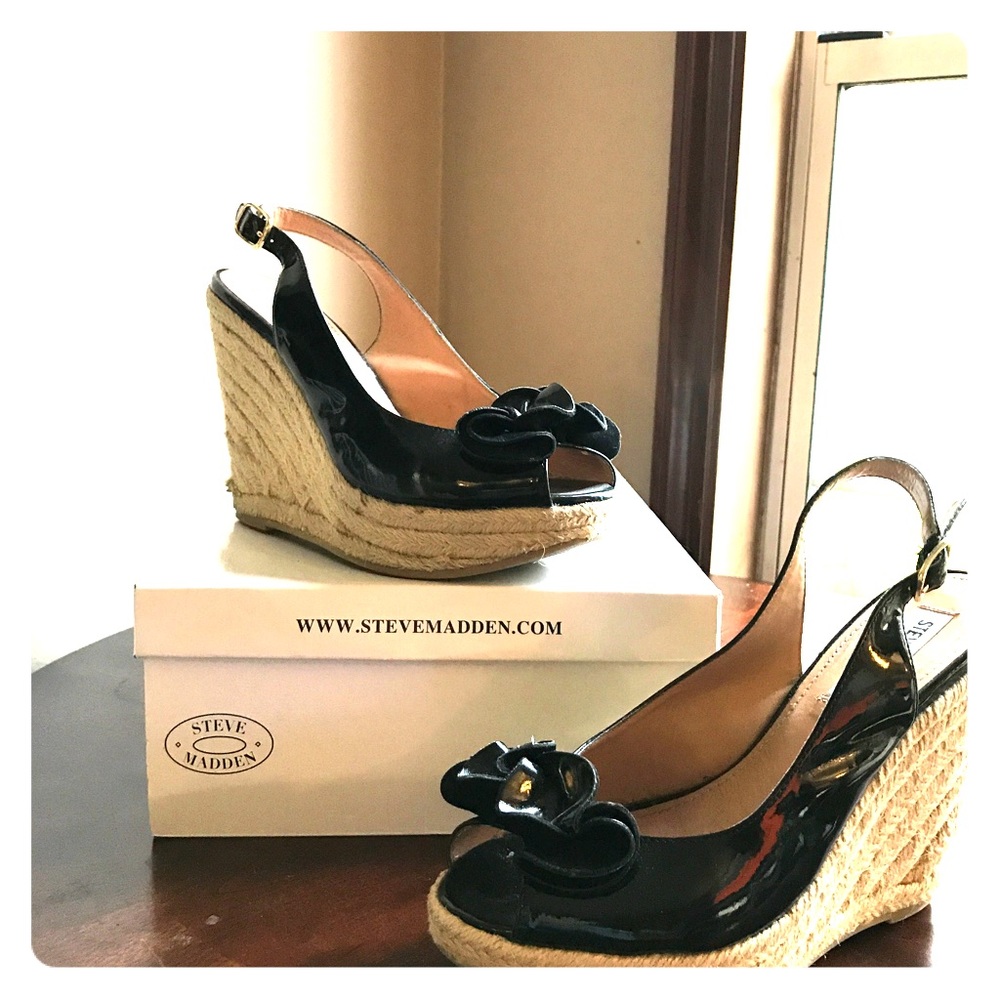 Steve Madden Black Patent wedges. Size 8